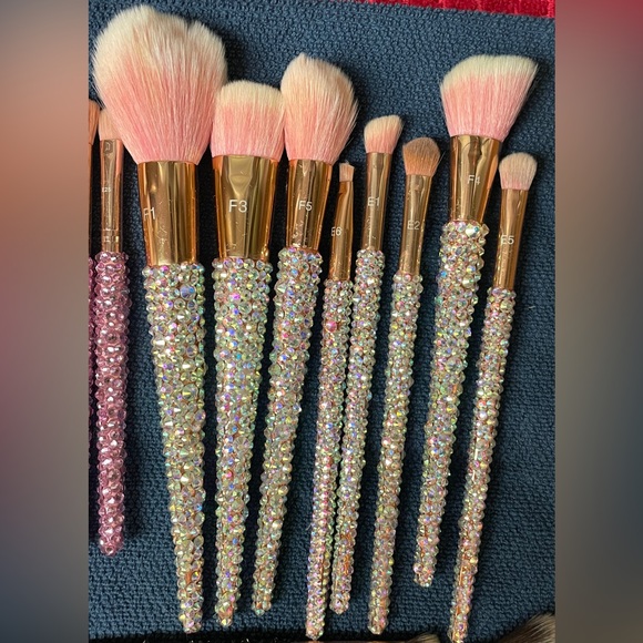 Blinged Brushes LOT (31 Brushes/4 Diff Collections) - Picture 5 of 9